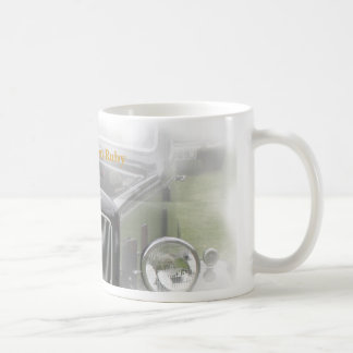 ルビー色のマグの白、オースティン7のルビー コーヒーマグカップ