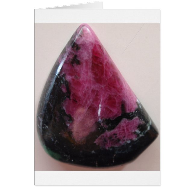 ルビー色の水晶およびまれなTschermakite (正面)