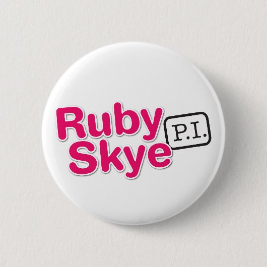 ルビー色のSkye P.I. Buttons (白い) 缶バッジ (正面)