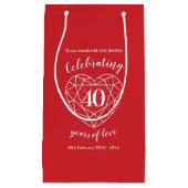 ルビー記念日40年の愛の妻の抱き枕 スモールペーパーバッグ (正面)