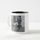 ルビー ツートーンマグカップ (正面左)