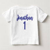 ルーキー・オブ・ザ・イヤー 1歳の誕生日 野球 ベビーTシャツ (裏面)