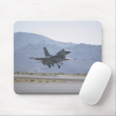 ルークの空軍基地のF-16着陸 マウスパッド (マウス)