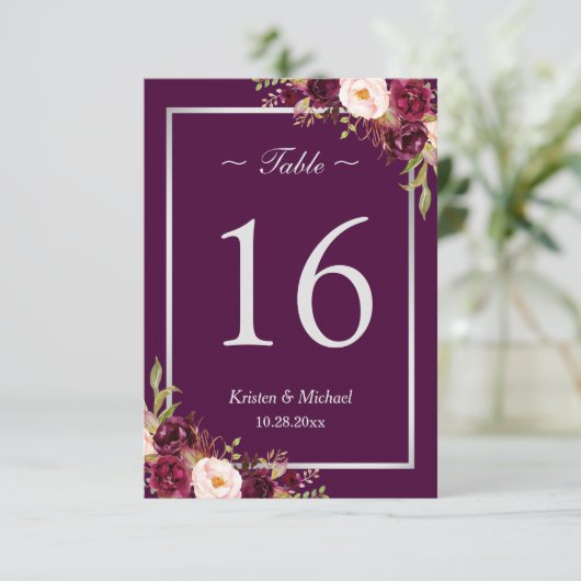 ルースティック プラム パープル フローラル シルバー グレー テーブル ナンバー 招待状 (スタンド正面)