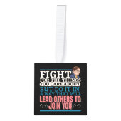 ルース・バダー・ギンズバーグが他の人々を導いて君に加わる キューブオーナメント (正面)