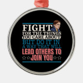 ルース・バダー・ギンズバーグが他の人々を導いて君に加わる メタルオーナメント (正面)