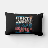 ルース・バダー・ギンズバーグが他の人々を導いて君に加わる ランバークッション (裏面)