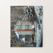 ルートセラーの冬のシーンを持つ古いファームハウス ジグソーパズル (縦)