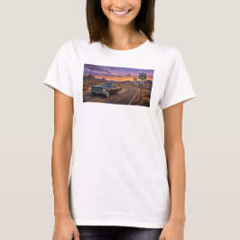 ルート66を走る1964年型キャデラック Tシャツ