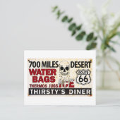 ルート66 - 700マイル砂漠の道端標識 ポストカード (スタンド正面)