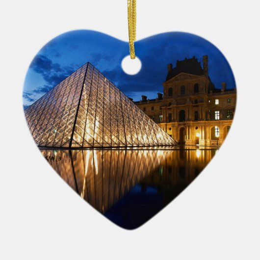 ルーバー博物館、パリ、フランスのピラミッド セラミックオーナメント (正面)