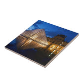 ルーバー博物館、パリ、フランスのピラミッド タイル (側面)