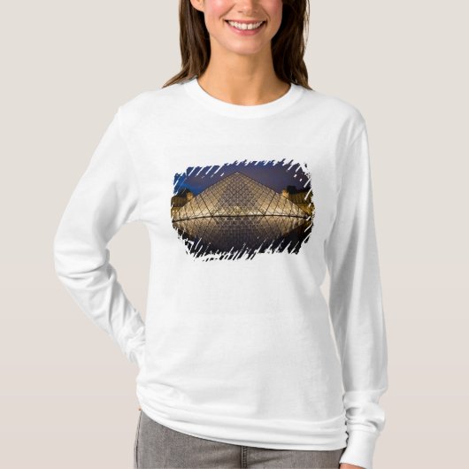 ルーブル・ピラミッド 建築家I.M.ペイによる Tシャツ (正面)
