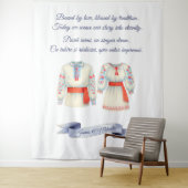 ルーマニアの伝統的な民族衣装をフィーチャーした、素朴で洗練された結婚式の招待状 タペストリー (インサイチュ)