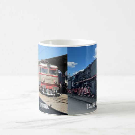 ルーマニアの列車。ディーゼルおよび蒸気列車オン コーヒーマグカップ (中央)