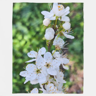 ルーマニアの春に咲く花の木 – 桜の写真 フリースブランケット