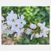 ルーマニアの春に咲く花の木 – 桜の写真 フリースブランケット (正面(横))
