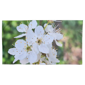 ルーマニアの春に咲く花の木 – 花の写真 枕カバー