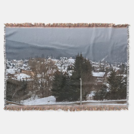 ルーマニアの田舎の風景 - 冬の村のパノラマ スローブランケット (正面)