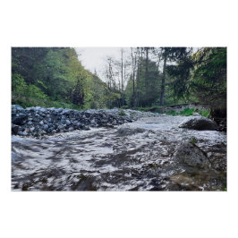 ルーマニアの荒野を流れる山の景観の秋の川 ポスター