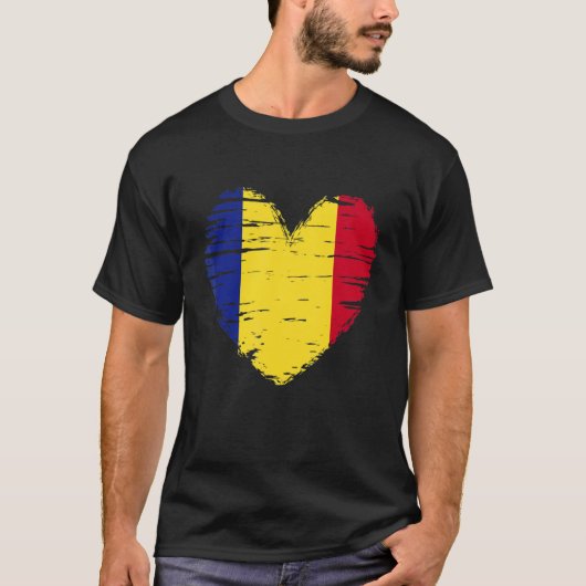 ルーマニアハートルーマニア国旗ルーマニアプライド Tシャツ (正面)