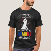 ルーマニア人の夫へのギフト 神様に強さと勇気を Tシャツ (正面)