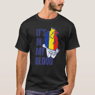 ルーマニア国旗ハート血の静脈手ルーマニア Tシャツ