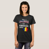 ルーマニア系アメリカ人のルーマニア地図とアメリカ国旗のルーツ Tシャツ (正面フル)