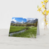 ルーラルクリークと山の風景、内空白の部 カード (黄色い花)