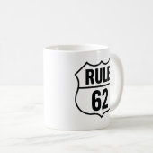 ルール62 – 人生を真剣に受け止めない コーヒーマグカップ (正面右)