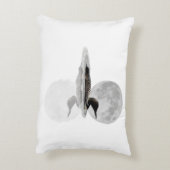 ルーンは月明かりの中で泳ぐ装飾用クッション アクセントクッション (裏面(縦))