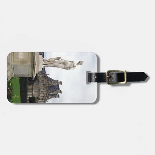 ルーヴル美術館の敷地内の像 ラゲッジタグ (正面横)