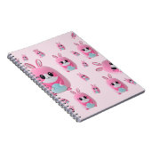 「ルー・ルー」 可愛らしいピンクの生き物 ノートブック (右側)