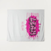 レアのグラフィティ ネーム バックドロップ フォトオップ タペストリー (正面(横))