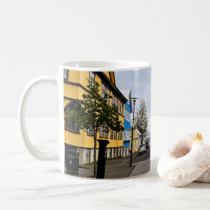 レイキャビクアイスランド通りシーンマウンテンフォト コーヒーマグカップ