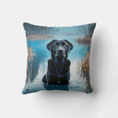 レイクウォーターにブラックラブラドールレトリエバー クッション (裏面)