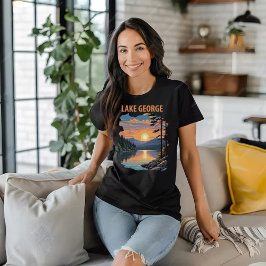 レイクジョージ・マウンテン・サンセット・トラベル Tシャツ