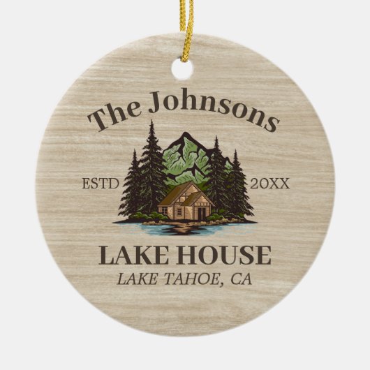レイクハウスウッドをテーマにしたファミリー名パーソナライズされた セラミックオーナメント (正面)