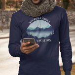 レイクバケーションファミリー懇親会カスタム長袖 Tシャツ<br><div class="desc">これらのクールカスタムレイクハウス長いスリーブTシャツは、木々に囲まれた穏やかな青い川と家族の懇親会、キャンプ旅行や夏の休暇のためのパーソナライズされた文字を備えている。姓カスタマイズ名またはその他のグループ名</div>