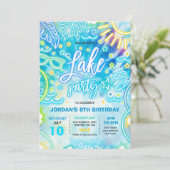 レイクバースデーパーティースライドスプラッシュパッド絞り染めグロー 招待状 (スタンド正面)