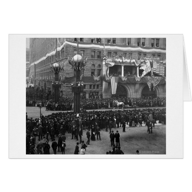 レイクフロントシカゴでコロンビアパレードを形成 (正面横)