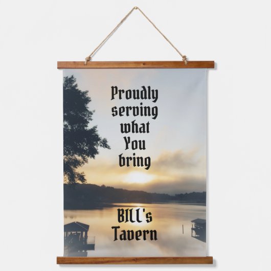 レイクフロント誇らしげに持ち帰るバー 吊り下げ型タペストリー (正面)