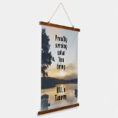 レイクフロント誇らしげに持ち帰るバー 吊り下げ型タペストリー (傾斜あり)