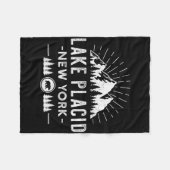 レイクプラシドニューヨーク – マウンテンスキーハイキングフィッシュ フリースブランケット (正面(横))