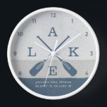 レイクモダンハウスカスタム座標 壁時計<br><div class="desc">あなたの湖の家に個性のスプラッシュを追加！🏞️我カスタマイズ々の湖の家は時計をあなたの詳細と調整する。レイクサイドのリトリートに最適なアクセント。🌊 #LakeLife</div>