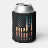 レイクライフフィッシャーマンサンセットアメリカ国旗のバスフィッシュ 缶クーラー (缶裏面)