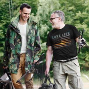 レイクライフフィッシャーマンサンセットアメリカ国旗バスフィッシュ Tシャツ