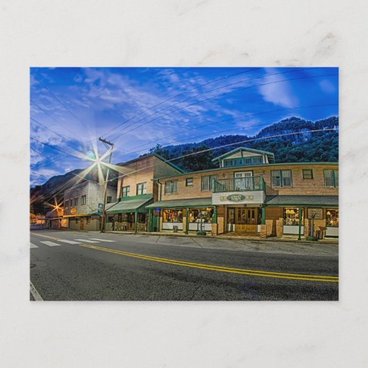 レイクルアー北キャロル近くの煙突の岩の小さな町 ポストカード (正面)