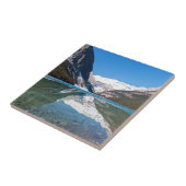 レイクルイズ湖での反射 – Banff NP，カナダ タイル (側面)