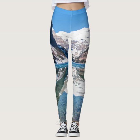 レイクルイズ湖での反射 – Banff NP，カナダ レギンス (正面)